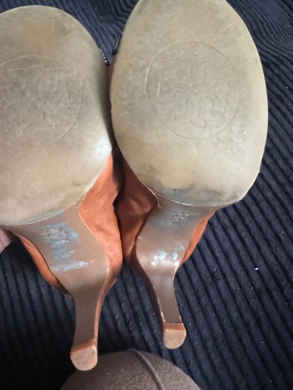 Tory Burch Brown Leather Ballet heels with Black Patent Cap Toe and Gold Logo 8 - Picture 6 of 6